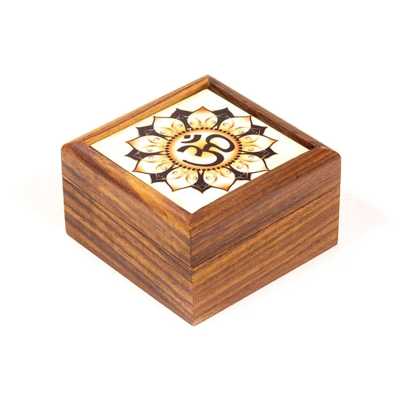 Holzbox klein - OM - für Schmuck und Kleinkrams - ausgekleidet mit rotem Samt