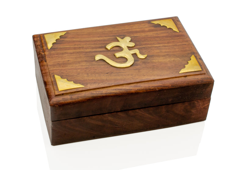 Box aus Holz mit OM aus Messing und rotem Samt ausgekleidet - Top Geschenk!