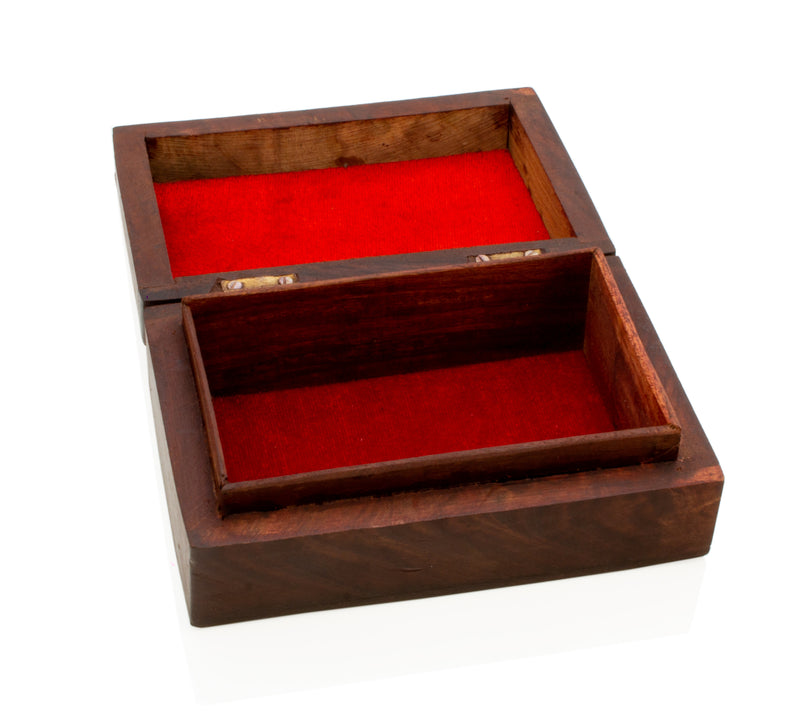 Box aus Holz mit OM aus Messing und rotem Samt ausgekleidet - Top Geschenk!