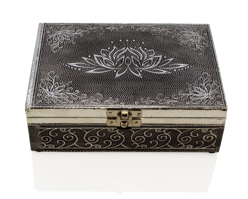 Schatulle aus Holz mit Alurelief für Schmuck und Kleinteile mit Lotus - Blume