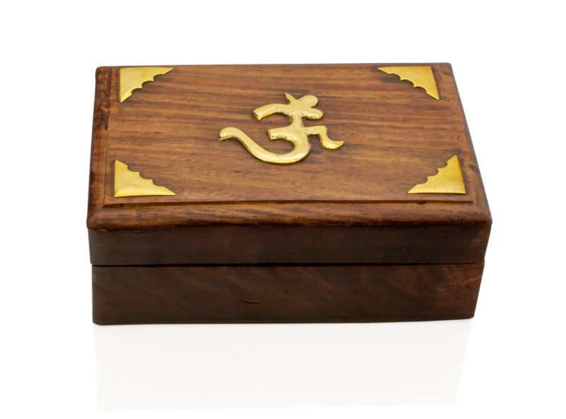 Box aus Holz mit OM aus Messing und rotem Samt ausgekleidet - Top Geschenk!