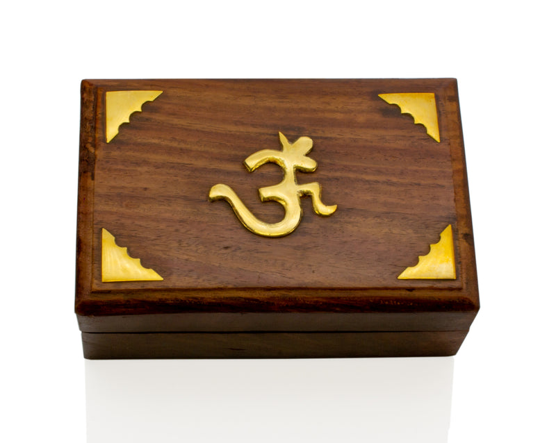 Box aus Holz mit OM aus Messing und rotem Samt ausgekleidet - Top Geschenk!
